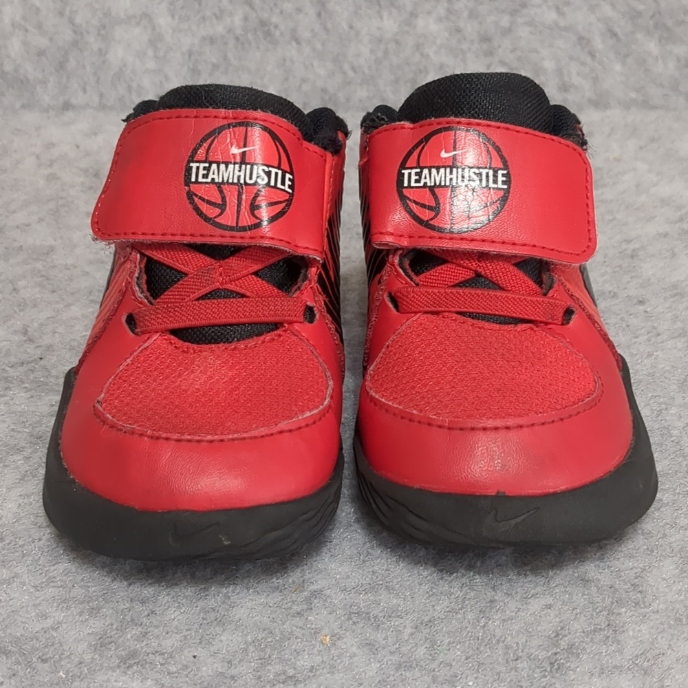 Red Nike team hustle toddler shoes 6C - Picture 2 of 7